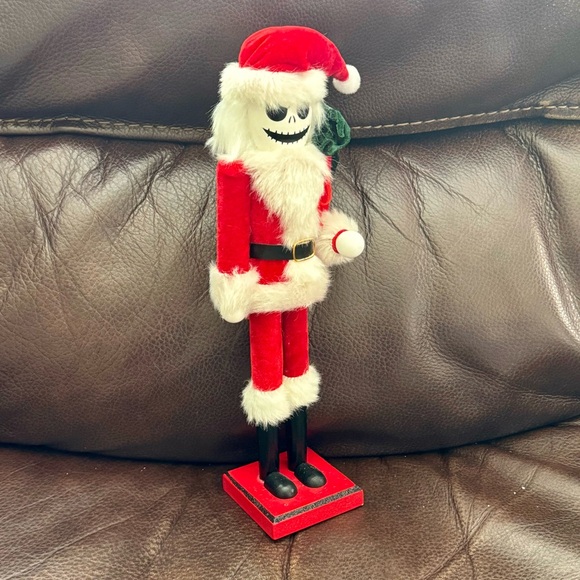 Jack Skellington Santa Claus Wooden Nutcracker - A Nightmare Before Christmas - Picture 13 of 13